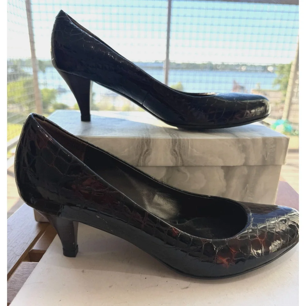 Vintage Handmade Croc Embossed Leather Pumps Brown 2
